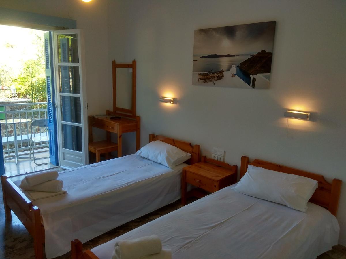 Panos Studios Poros Town Exterior photo